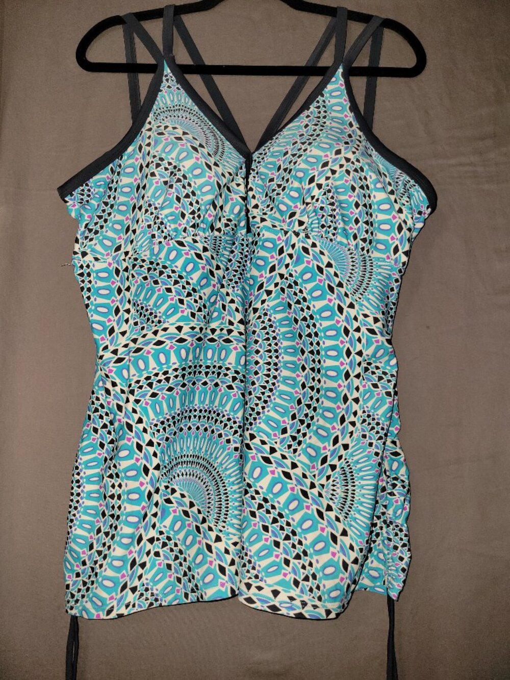 2x Swim Top
